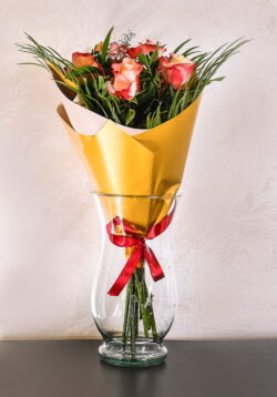 Îmbrățișarea Florilor: Buchet de Trandafiri