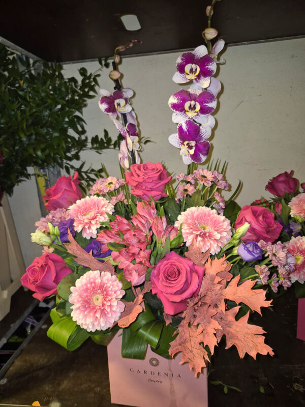 Aranjament floral in cutie