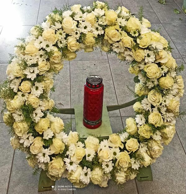 Aranjament funerar alb