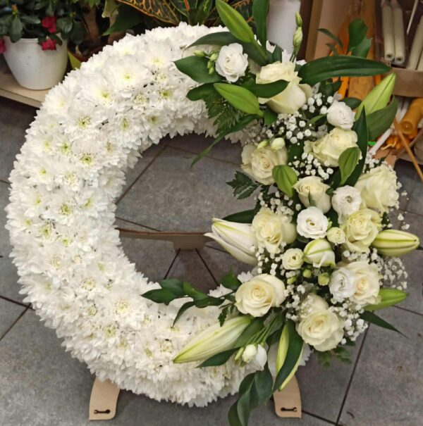 Aranjament funerar alb