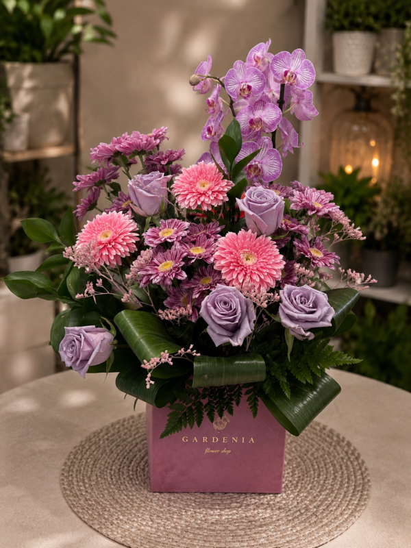 Aranjament Floral Premium în Cutie Gardenia